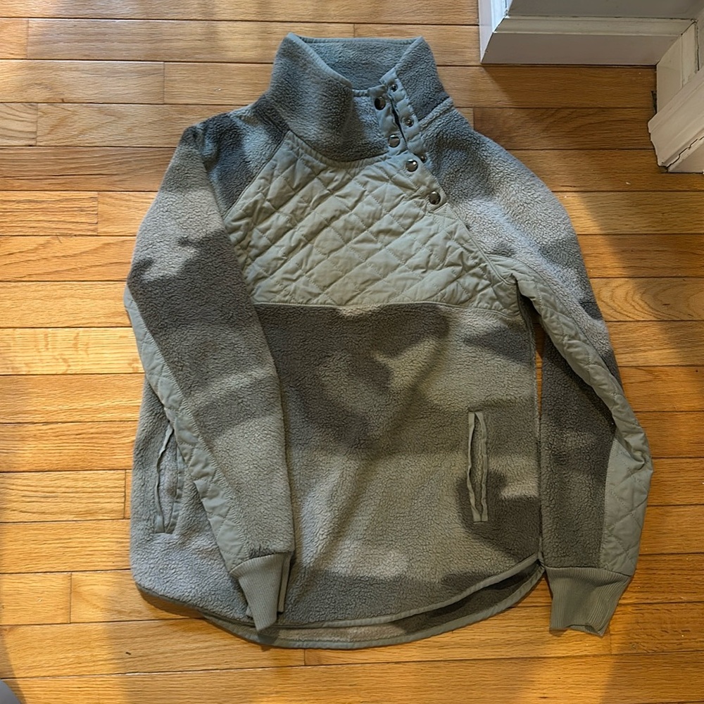 Abercrombie three quarter sweatshirt